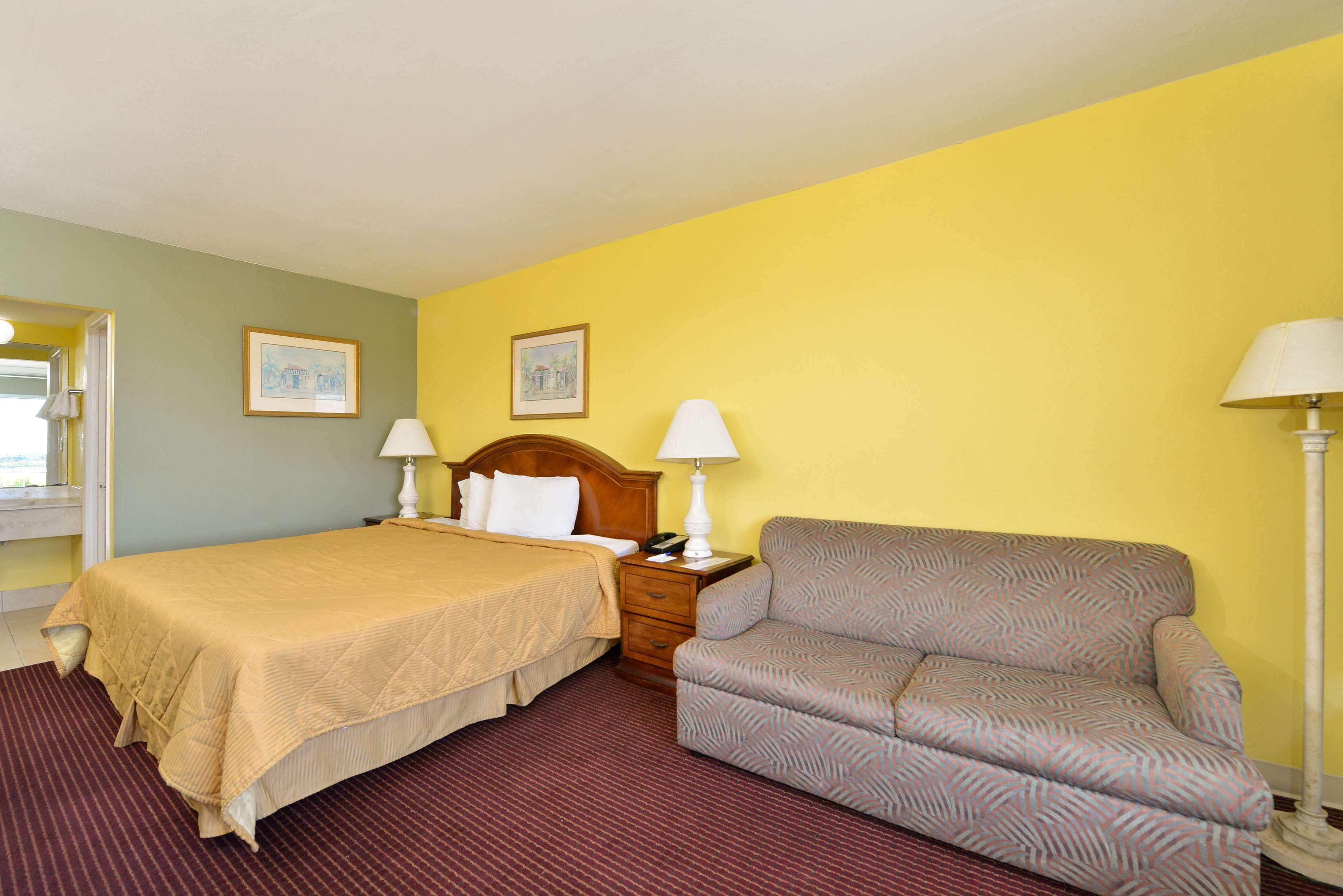 Americas Best Value Inn Cocoa/Port Canaveral Екстериор снимка